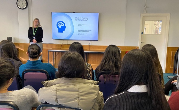 Latest News » Forensic Psychologist Visits Leicester High Sixth Form